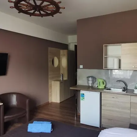Dolphin House 3*