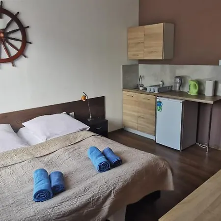 Dolphin House ليبا