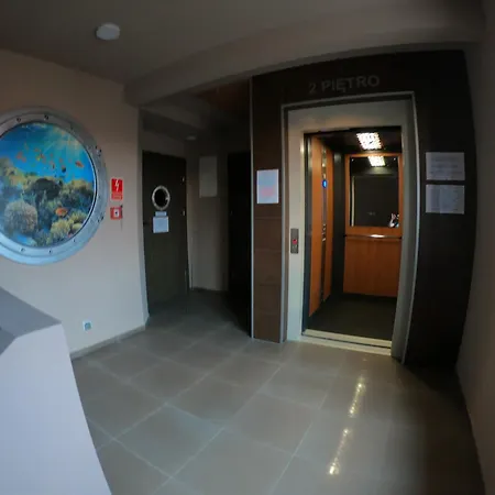Dolphin House Nocleg ze śniadaniem 3*