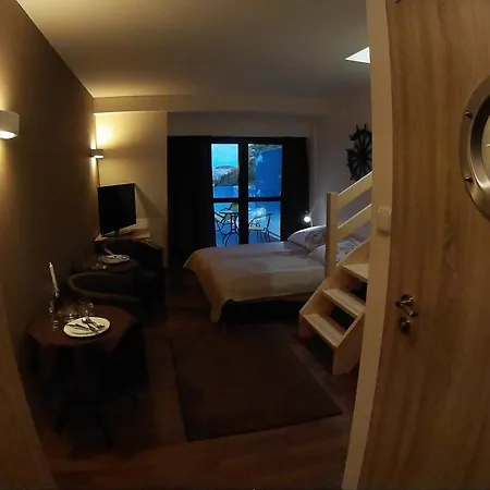 Nocleg ze śniadaniem Dolphin House 3*
