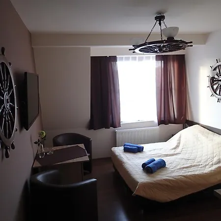 فندق مبيت وإفطار Dolphin House ليبا