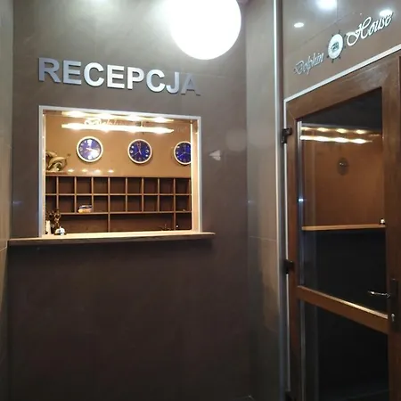 Dolphin House 4* ليبا