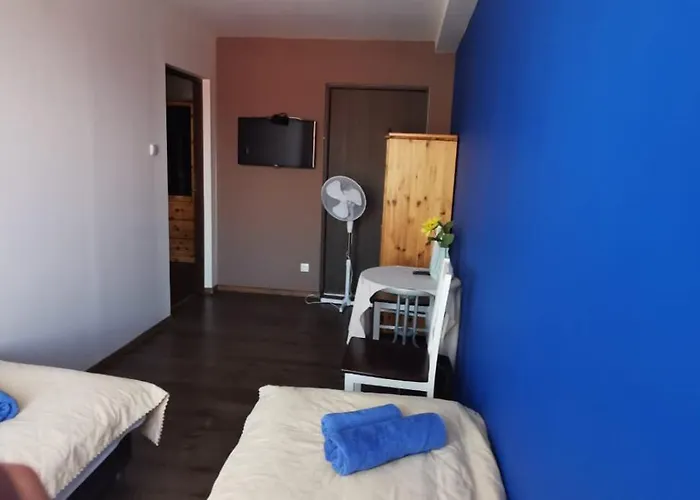 Dolphin House Nocleg ze śniadaniem 4*