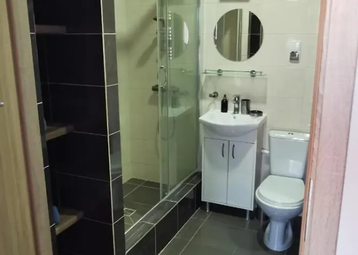 Dolphin House Nocleg ze śniadaniem 4*