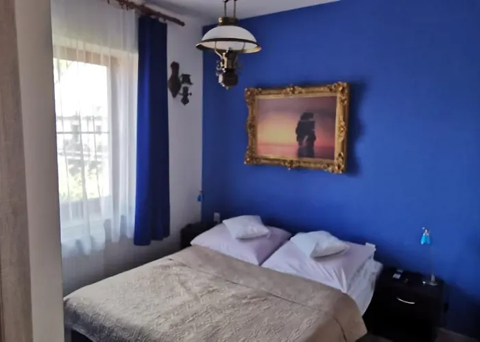 Dolphin House Леба