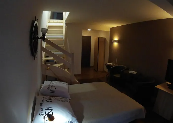 Nocleg ze śniadaniem Dolphin House 4*