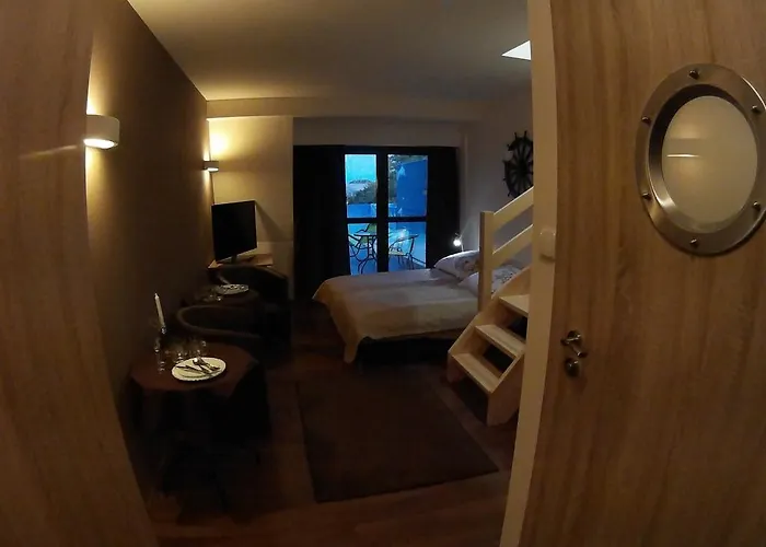 Nocleg ze śniadaniem Dolphin House 4*